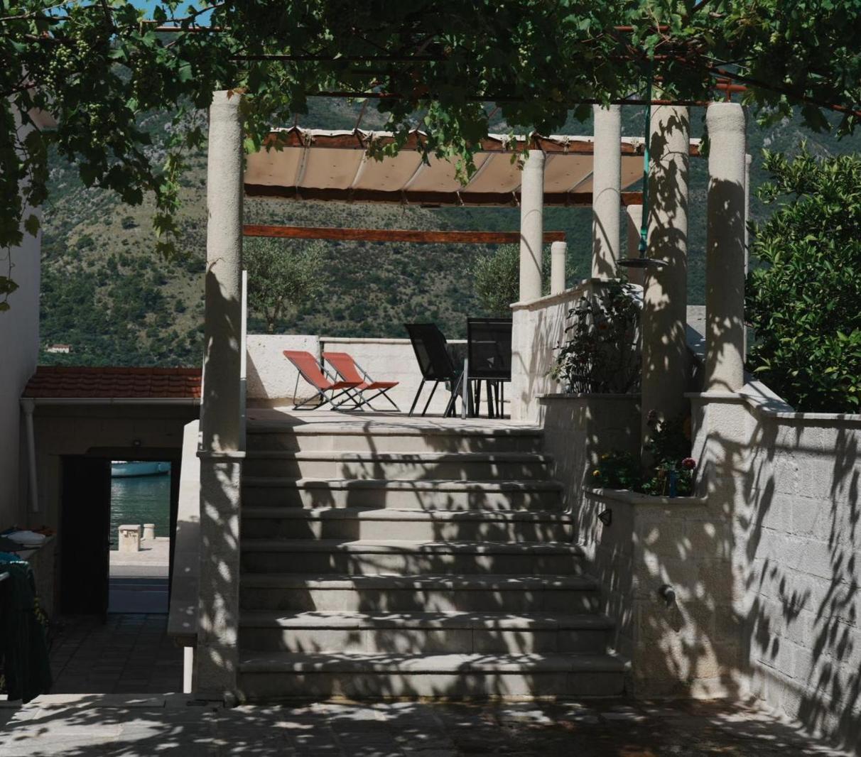 Sea Front 171 Lägenhet Kotor Exteriör bild